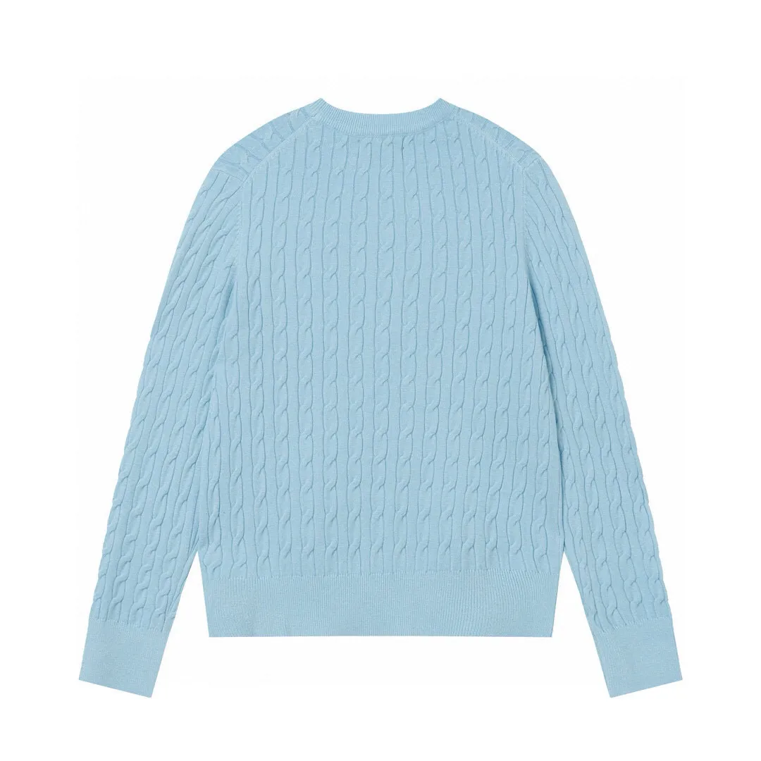 P186 Style No.: 601 -Ralph Lauren RL classic war horse logo embroidered pullover long-sleeved sweater on the chest -The item is made of custom-dyed and custom-spun yarn, purchased from the original version. A full set of customized accessories. Details determine success or failure. Heavy new autumn and winter product. High weight. Soft and delicate. The upper body effect is very nice. Loose fit. Women's model. -Color: white, gray, navy blue, red, khaki, blue, pink. -Sizes: S / M/ Ｌ S size 80-100 jins, M size 100-120 jins, Large size 120-135 jins